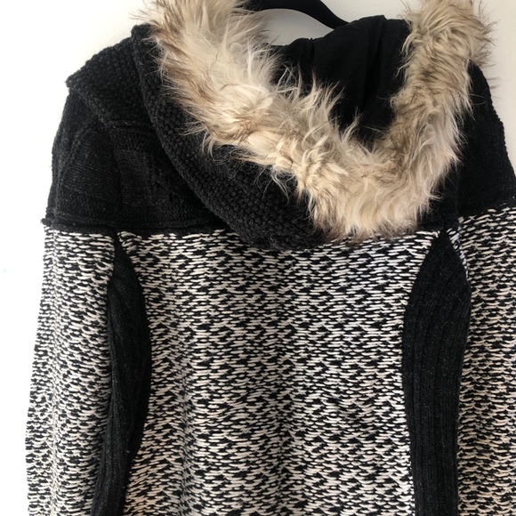 Anthropologie sweater with faux fur trimmed hood - Picture 6 of 8